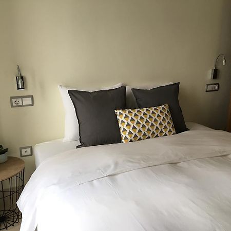 1E Azofaifo St Apartment Севілья Екстер'єр фото