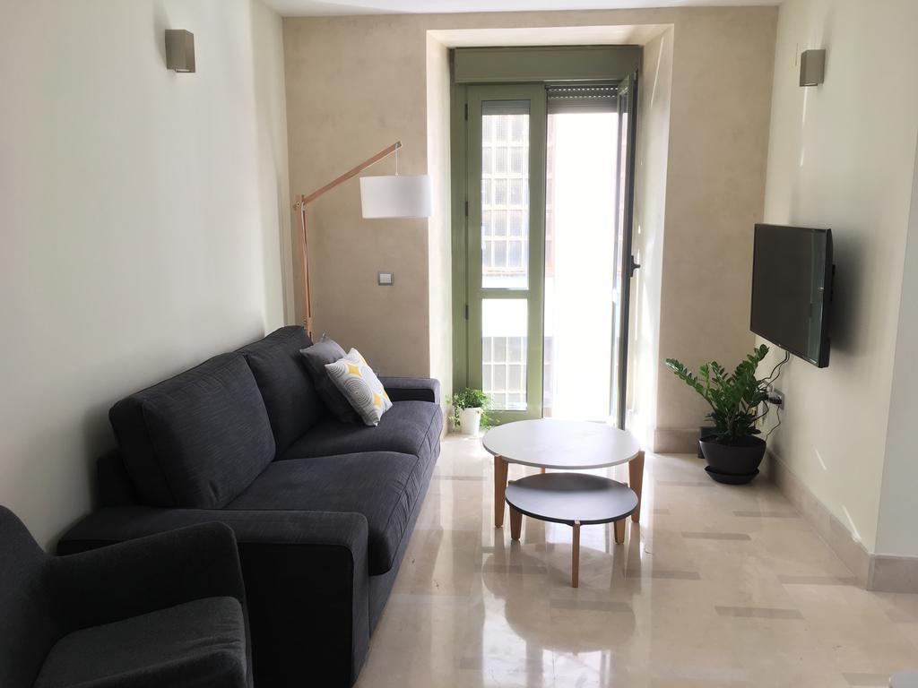 1E Azofaifo St Apartment Севілья Екстер'єр фото