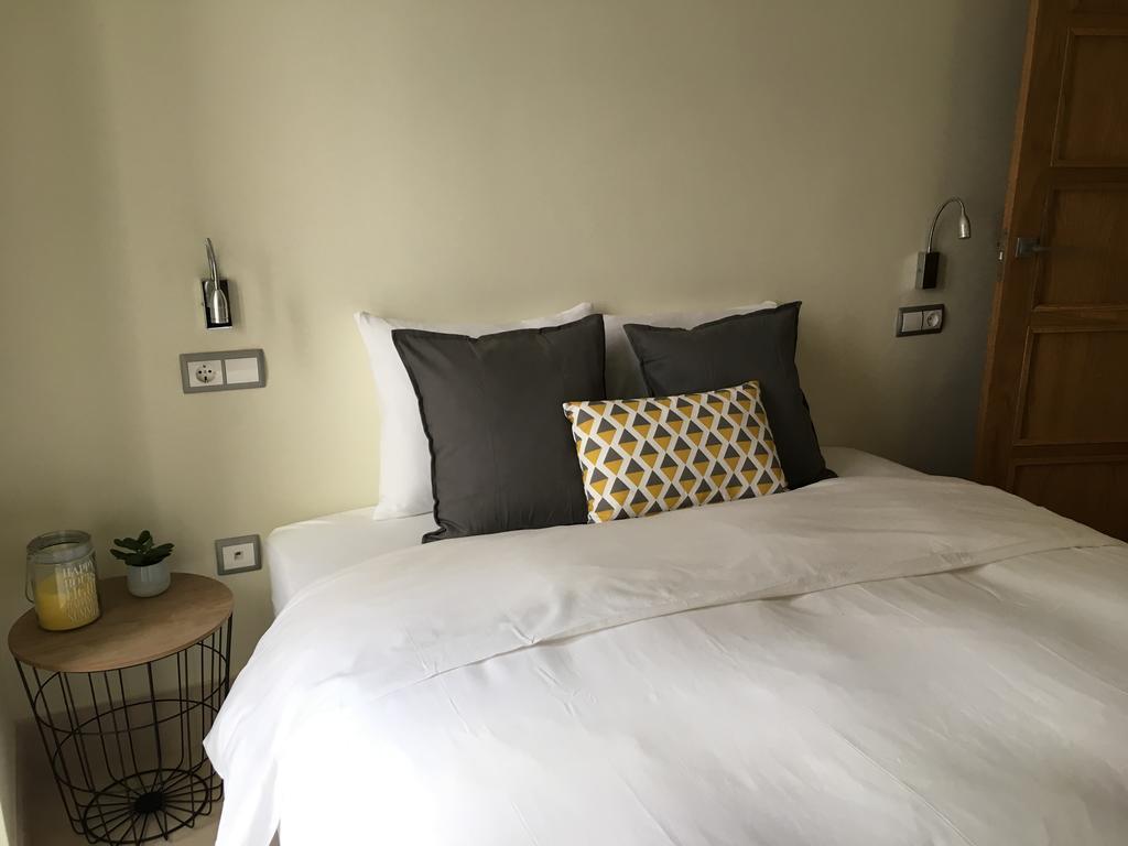 1E Azofaifo St Apartment Севілья Екстер'єр фото