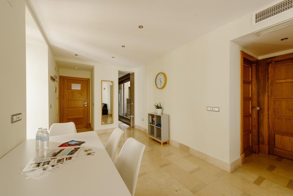 1E Azofaifo St Apartment Севілья Екстер'єр фото