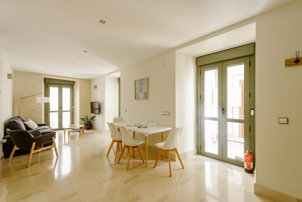 1E Azofaifo St Apartment Севілья Екстер'єр фото